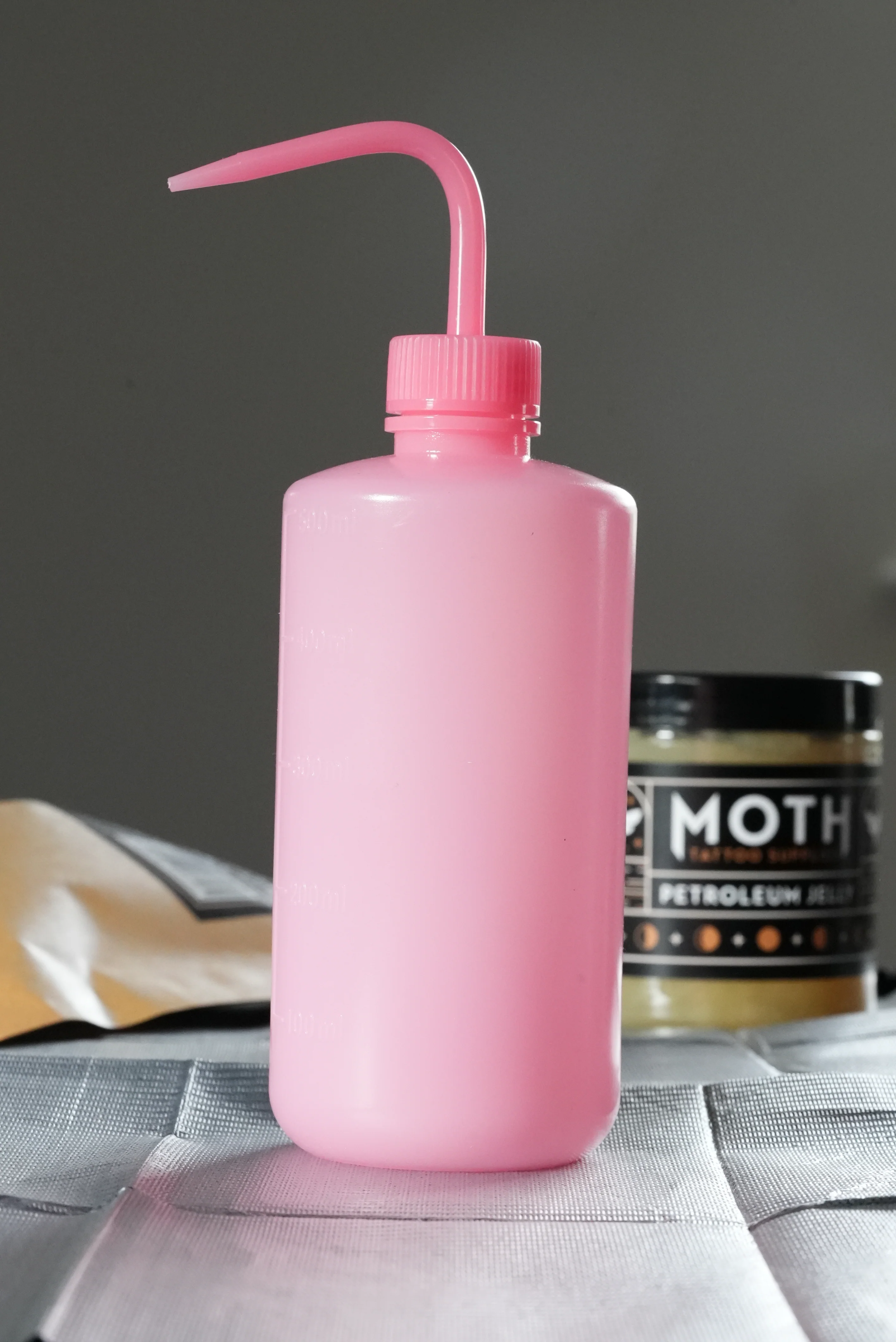MOTH Wash Bottle Pink 500ml - Image 2